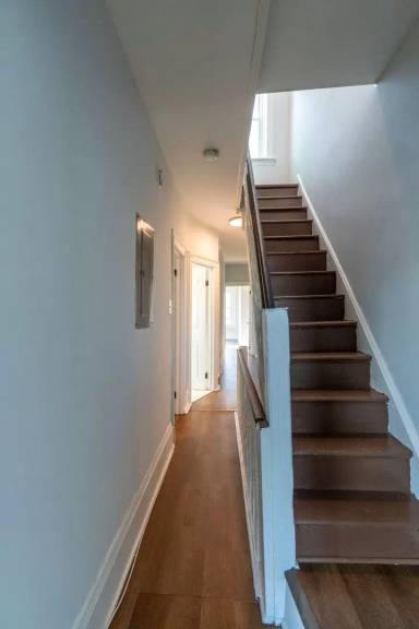 Main picture of 5714 Market St