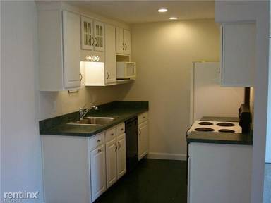 Main picture of 405 Broadway
