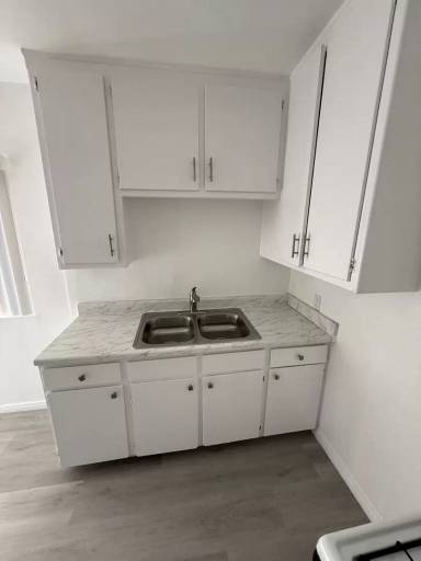 Main picture of 2109-2209 W Myrtle St