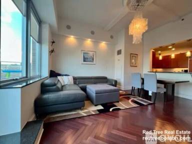 Main picture of 1 Charles St