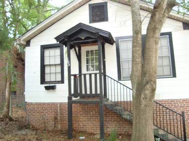 Main picture of 105 N Meridian St