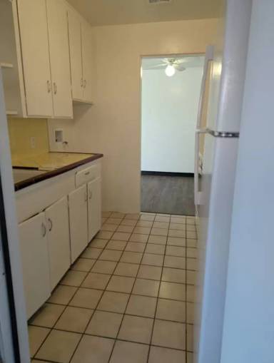 Main picture of 417 E Lester St