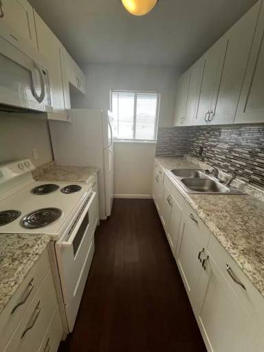 Main picture of 206 E Tiffany Dr