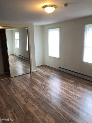 Main picture of 16 Broadhead St