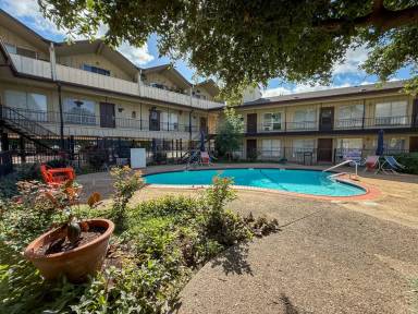 Main picture of 5001 Bowser Ave