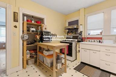 Main picture of 49 Hudson St