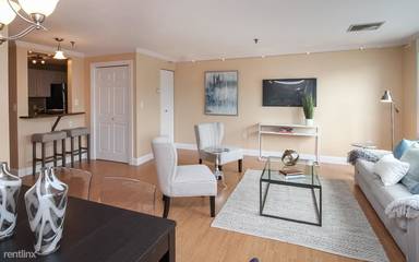 Main picture of 161 W 6th St