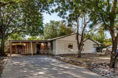 Main picture of 920 S Farmer Ave