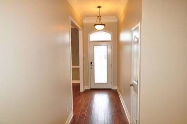 Main picture of 558 Ashton Oak Dr