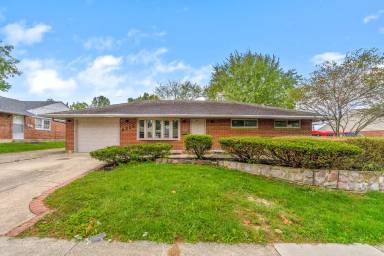 Main picture of 6353 Roselawn Ave