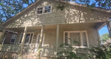 Main picture of 808 Elm St