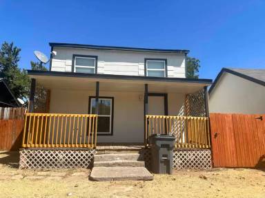 Main picture of 704 SW 7th St