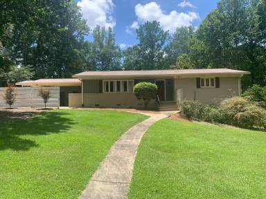 Main picture of 720 Hollon Ave