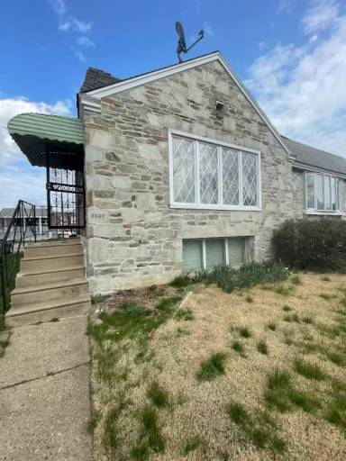 Main picture of 8847 Lister St