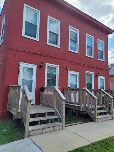 Main picture of 2023 1/2 W 6th St