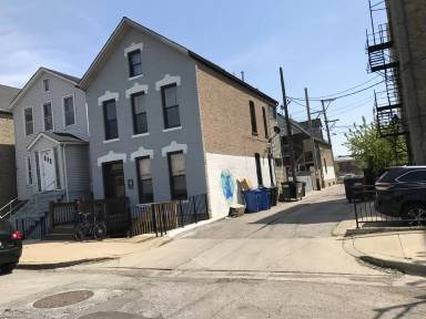 Main picture of 1363 W Walton St