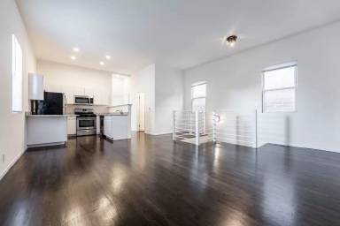 Main picture of 2638 N Halsted St