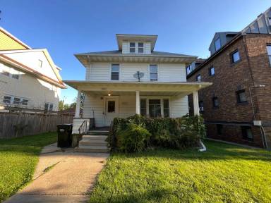 Main picture of 857 1st St SW