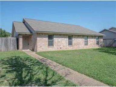 Main picture of 1500 Rock Hollow Loop Bryan, TX 77807