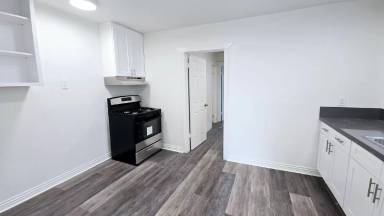Main picture of 415 W Pine St