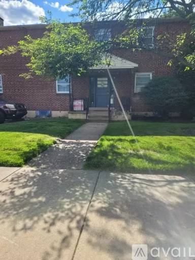 Main picture of 100 E Park Ave