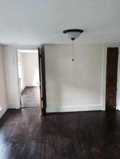 Main picture of 159 W 8th St
