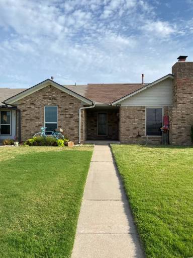 Main picture of 439 W Curtis Dr