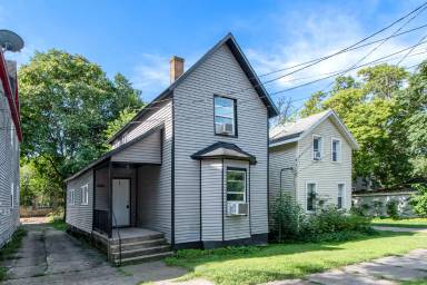 Main picture of 846 Veto St NW