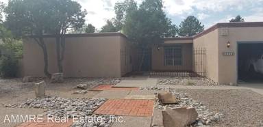 Main picture of 7712 Hermanson Pl NE