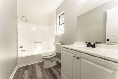 Main picture of 406 Joplin Pl