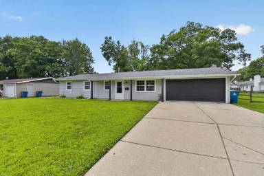 Main picture of 6051 Graystone Dr