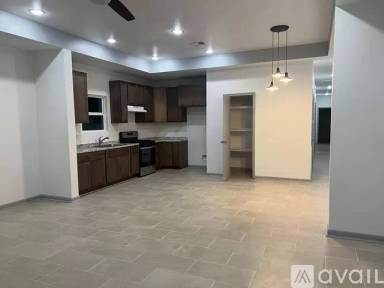 Main picture of 5127 Oak Dr