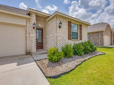 Main picture of 1601 Madison Dr