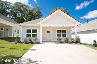 Main picture of The Cottages on Weaver Ave