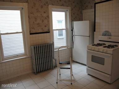 Main picture of 50 Benton Rd