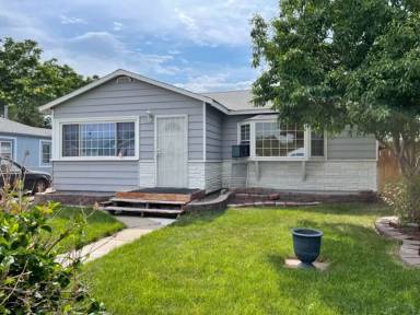 Main picture of 7071 Grape St