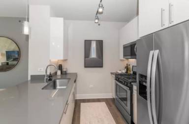Main picture of 775 S Financial