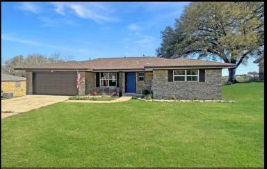 Main picture of 218 Edward Ln