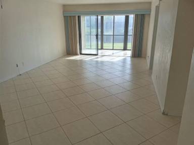 Main picture of 15488 Admiralty Cir