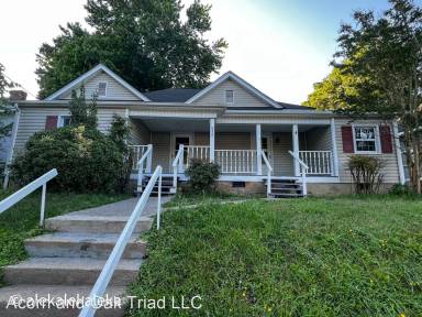 Main picture of 2423 Patria St