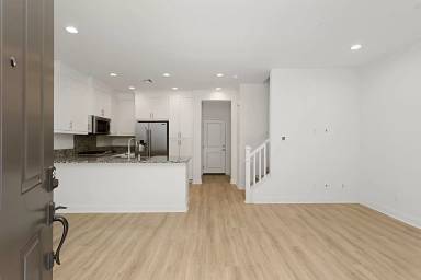 Main picture of 2116 Solara Ln