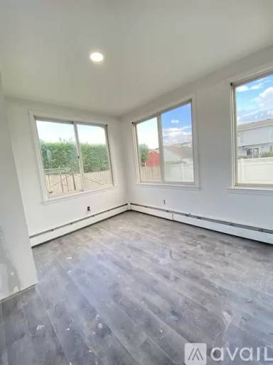 Main picture of 20 Sullivan Ave
