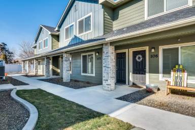 Main picture of 7715 7719 Preece Dr 7726 7754 St