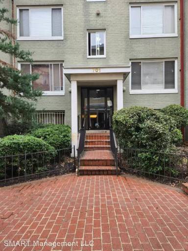 Main picture of 701 Brandywine St SE