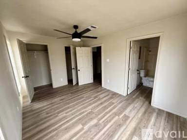 Main picture of 2201 Woodlawn Dr