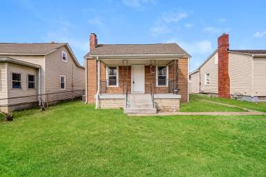 Main picture of 833 Clarendon Ave
