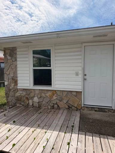 Main picture of 6218 Hilltop Ave