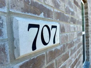 Main picture of 705 Wind Sail Ct