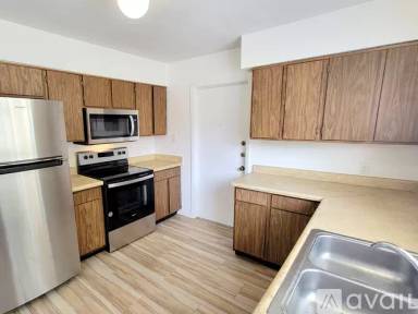 Main picture of 905 Park Village Cv