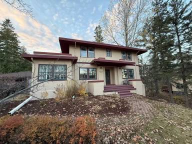 Main picture of 3109 E Superior St